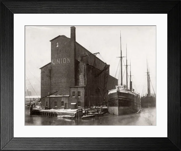 Framed Print : c. 1900s - grain store and ship in dock, Chicago port Framed Print : c. 1900s - grain store and ship in dock, Chicago port