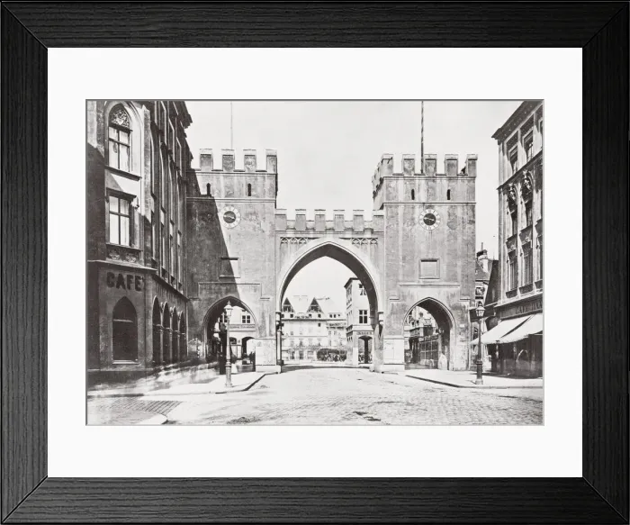Framed Print : Munich city gate and street, Germany Framed Print : Munich city gate and street, Germany