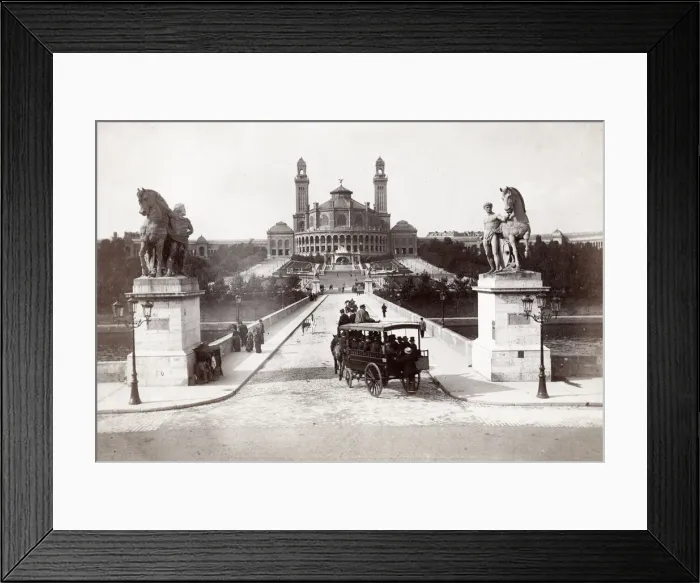 Framed Print : Pont / bridge d Iena, and Trocadero, Paris France Framed Print : Pont / bridge d Iena, and Trocadero, Paris France