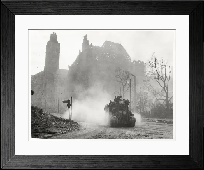 Framed Print : World War II tank in Magdeberg, Germany Framed Print : World War II tank in Magdeberg, Germany