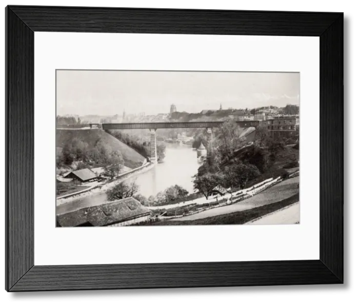Framed Print : View of the city of Berne, Switzerland Framed Print : View of the city of Berne, Switzerland