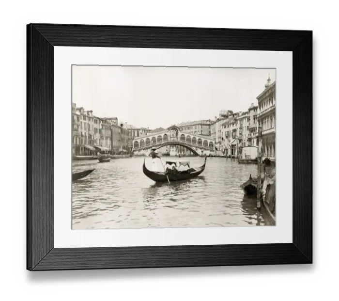 Framed Print : Rialto Bridge and gondola, Venice, Italy Framed Print : Rialto Bridge and gondola, Venice, Italy