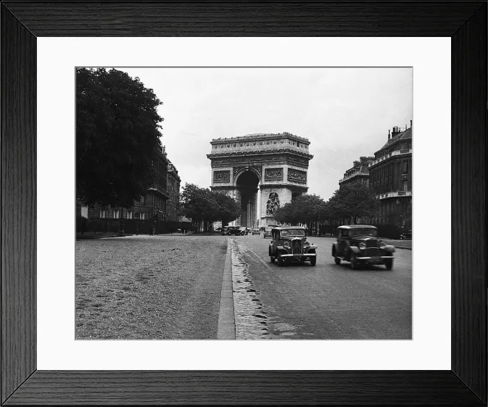 Framed Print : Arc de Triomphe, Paris, France Framed Print : Arc de Triomphe, Paris, France