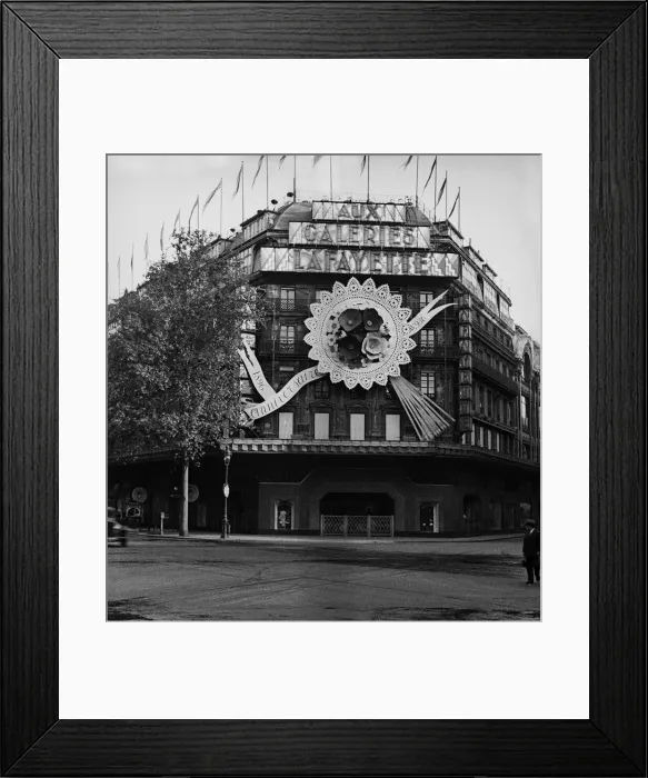Framed Print : Galeries Lafayette, Paris, France Framed Print : Galeries Lafayette, Paris, France