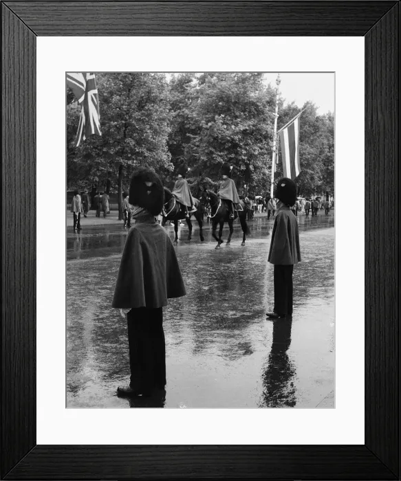 Framed Print : Horse Guards ride along The Mall in rain, London Framed Print : Horse Guards ride along The Mall in rain, London