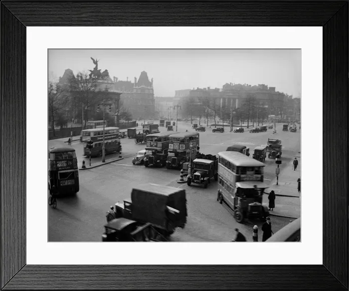 Framed Print : Rush hour traffic, Hyde Park Corner, London Framed Print : Rush hour traffic, Hyde Park Corner, London