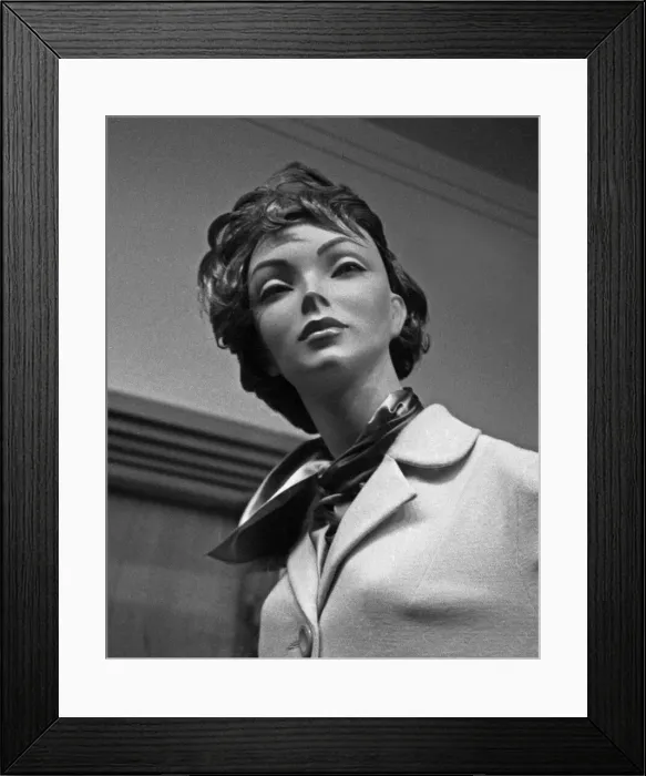 Framed Print : Mannequin in window of The White House, London Framed Print : Mannequin in window of The White House, London
