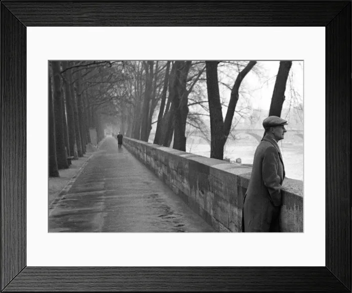 Framed Print : Misty day on the River Seine, Paris Framed Print : Misty day on the River Seine, Paris
