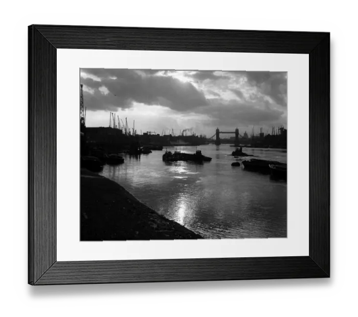 Framed Print : River Thames, Pool of London Framed Print : River Thames, Pool of London