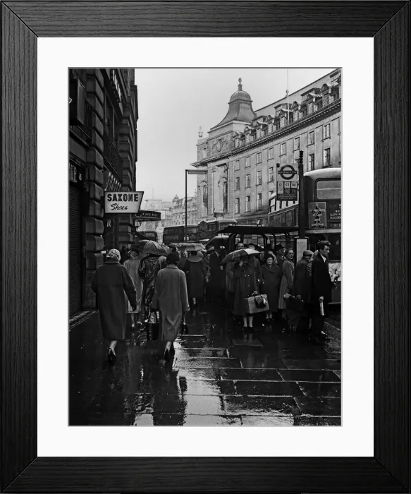 Framed Print : Rush hour in Regent Street, London Framed Print : Rush hour in Regent Street, London