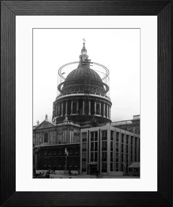 Framed Print : St Pauls Cathedral undergoing renovation, London Framed Print : St Pauls Cathedral undergoing renovation, London