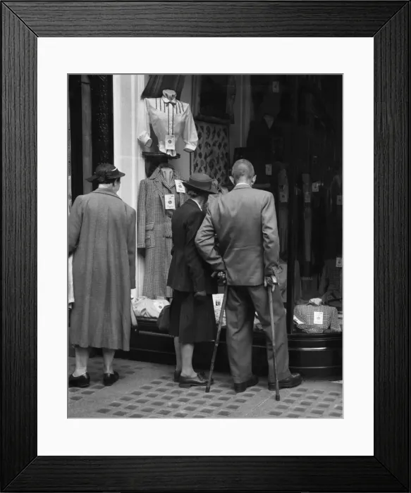 Framed Print : Window shopping, London Framed Print : Window shopping, London