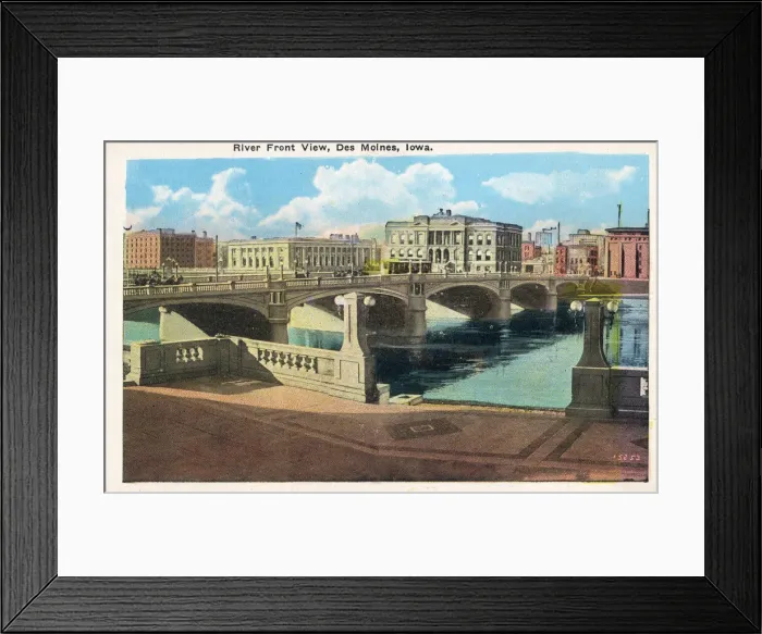 Framed Print : River front view - Des Moines, Iowa, USA Date: circa 1910s Framed Print : River front view - Des Moines, Iowa, USA Date: circa 1910s