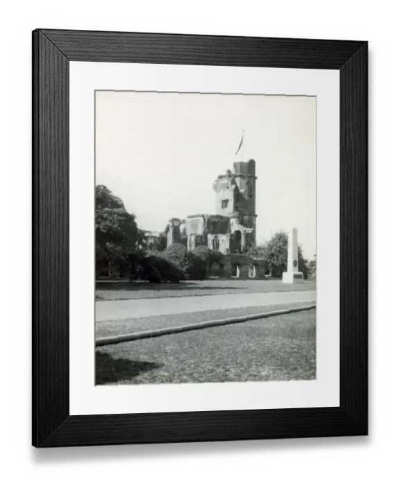Framed Print : The Residency, Lucknow, India and monument Framed Print : The Residency, Lucknow, India and monument