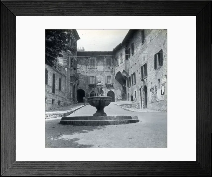 Framed Print : Fountain at Assisi, Italy Framed Print : Fountain at Assisi, Italy