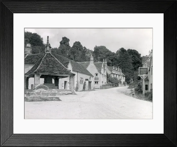 Framed Print : Castle Combe, Wiltshire, England Framed Print : Castle Combe, Wiltshire, England