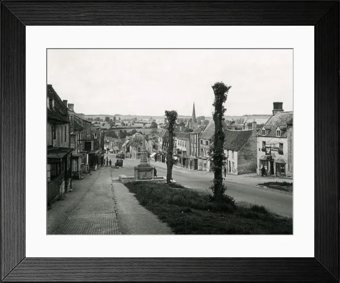Framed Print : High Street, Burford, Oxfordshire, England Framed Print : High Street, Burford, Oxfordshire, England