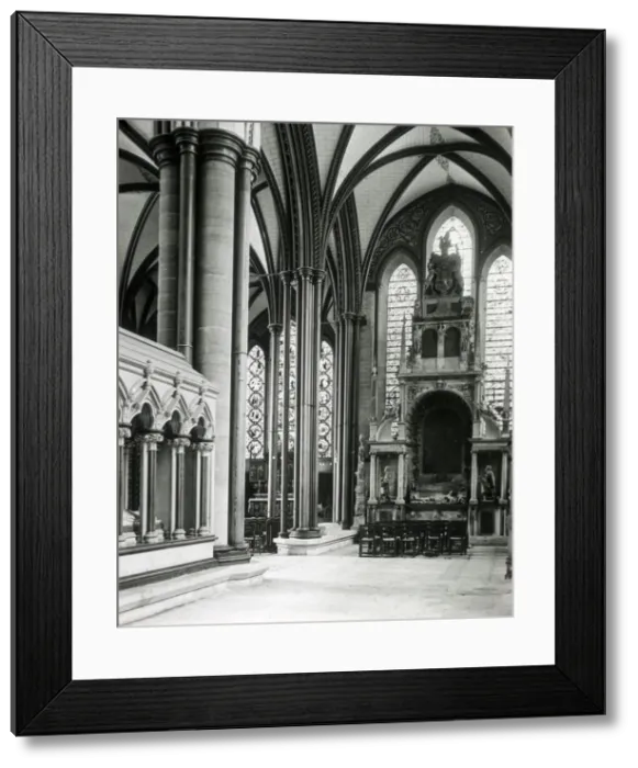 Framed Print : South Choir Aisle, Salisbury Cathedral, Wiltshire Framed Print : South Choir Aisle, Salisbury Cathedral, Wiltshire