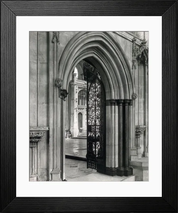 Framed Print : View across Choir, Salisbury Cathedral, Wiltshire Framed Print : View across Choir, Salisbury Cathedral, Wiltshire