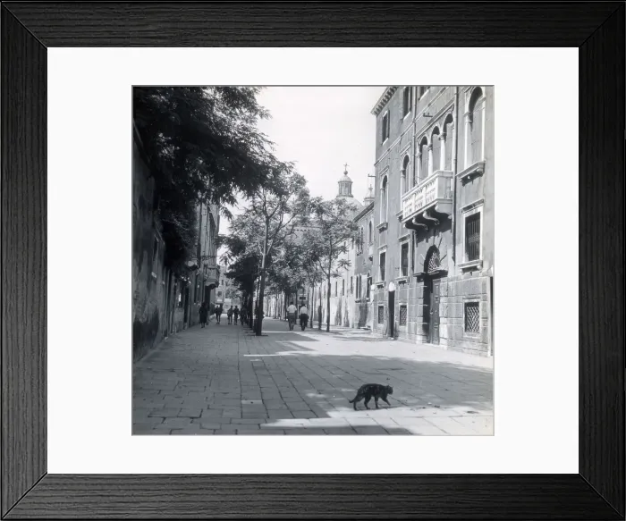 Framed Print : Street scene, Venice, Italy Framed Print : Street scene, Venice, Italy
