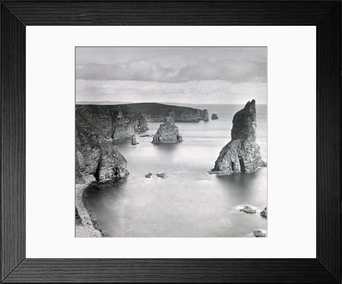 Framed Print : Thirle Door and the Stacks of Duncansby, Scotland Framed Print : Thirle Door and the Stacks of Duncansby, Scotland