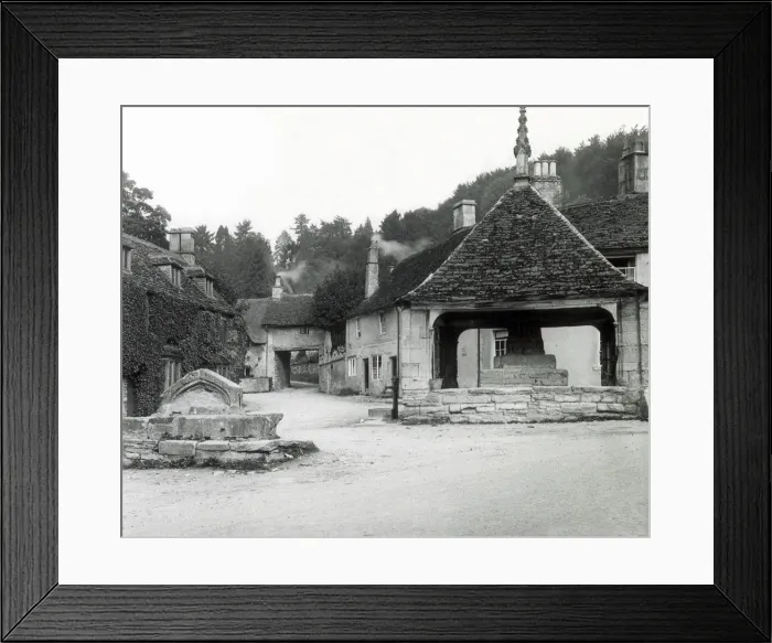 Framed Print : Castle Combe, Wiltshire, England Framed Print : Castle Combe, Wiltshire, England