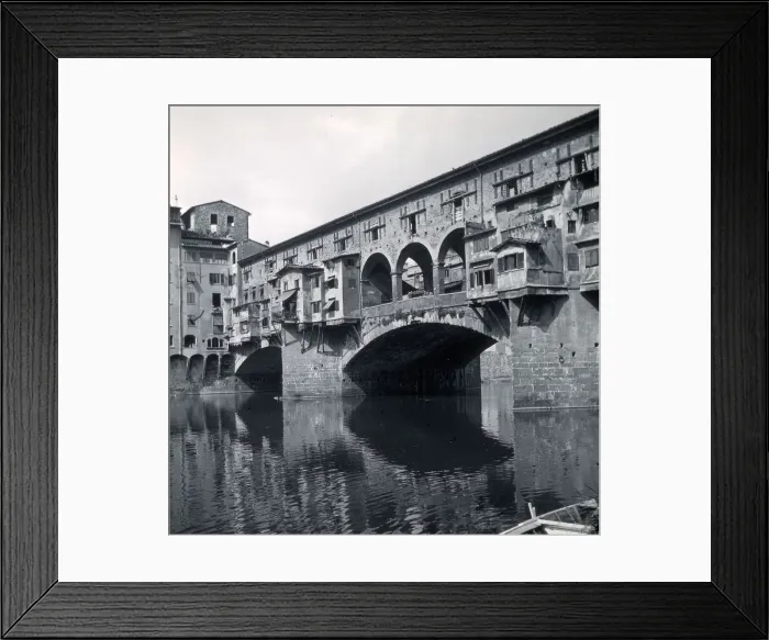 Framed Print : View of the Ponte Vecchio, Florence, Italy Framed Print : View of the Ponte Vecchio, Florence, Italy