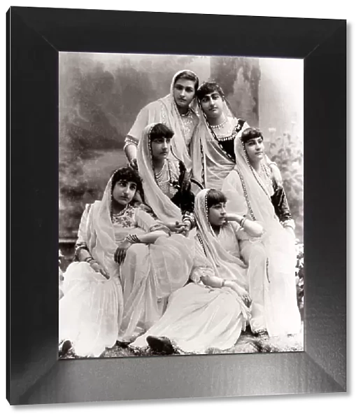 c. 1880s India - group of European women, classical pose