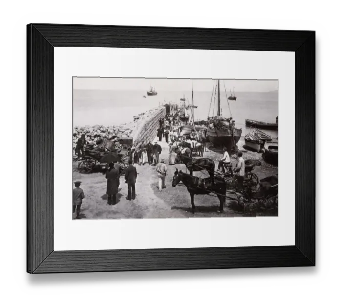 Framed Print : Harbour scene, Capri marina, Italy Framed Print : Harbour scene, Capri marina, Italy