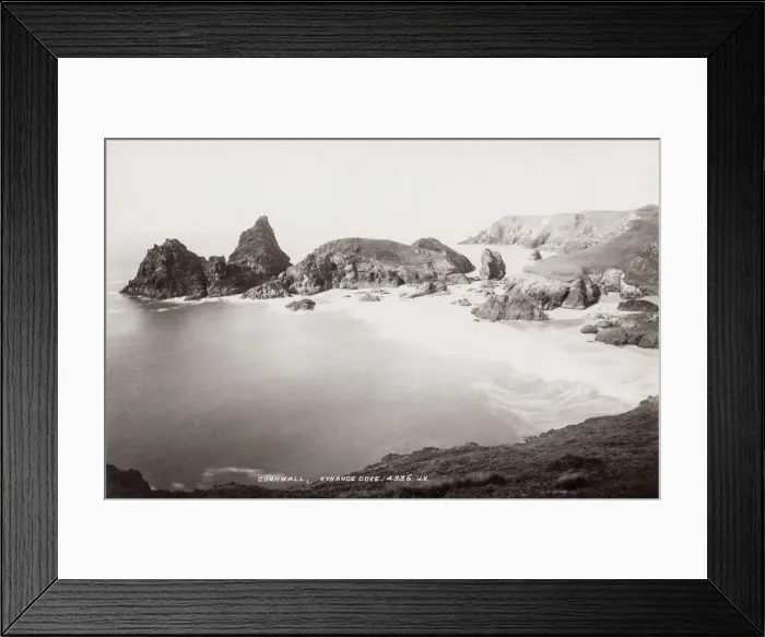 Framed Print : Pulpit Rock, Kynance Cove, Cornwall Framed Print : Pulpit Rock, Kynance Cove, Cornwall