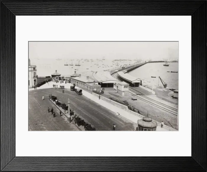 Framed Print : Ryde Pier on the Isle of Wight Framed Print : Ryde Pier on the Isle of Wight
