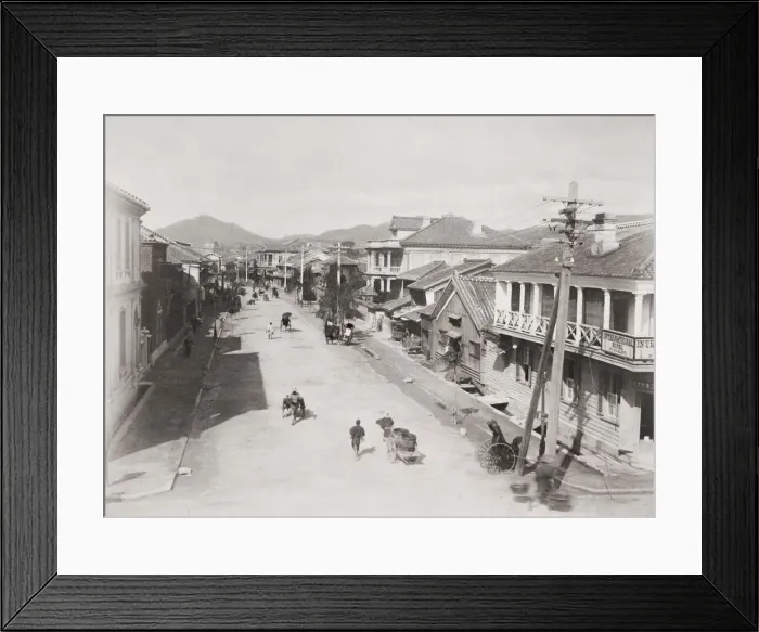 Framed Print : Sakaimachi, street scene, Kobe, Japan Framed Print : Sakaimachi, street scene, Kobe, Japan