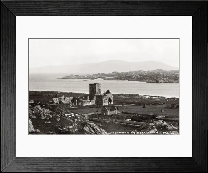 Framed Print : Iona Abbey and St Orans Chapel, Scotland Framed Print : Iona Abbey and St Orans Chapel, Scotland
