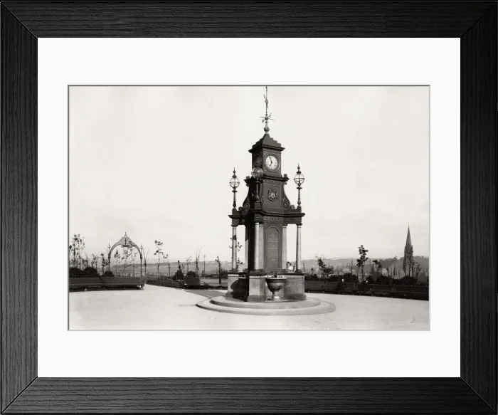 Framed Print : Fountain, Woodhouse Moor, Leeds Framed Print : Fountain, Woodhouse Moor, Leeds