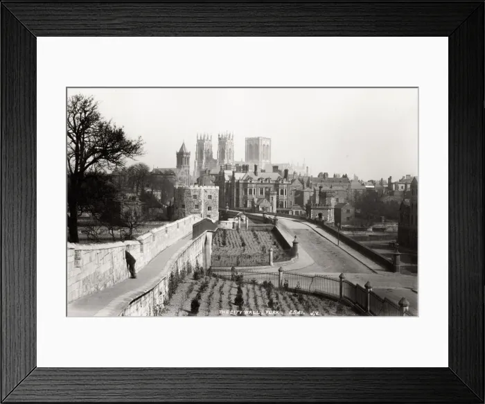 Framed Print : The city wall, York, Minster in the background Framed Print : The city wall, York, Minster in the background