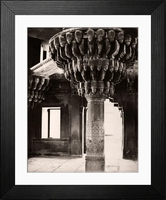 Framed Print : India - Fatehpur Sikri. Pillar in the Diwan-i-Khas Framed Print : India - Fatehpur Sikri. Pillar in the Diwan-i-Khas