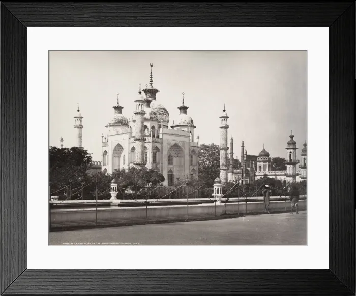 Framed Print : Lucknow - Tomb of Zenab Aliya, Lucknow, India Framed Print : Lucknow - Tomb of Zenab Aliya, Lucknow, India