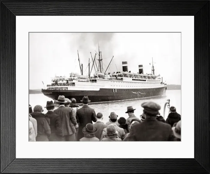 Framed Print : SS Washington, ocean liner on maiden voyage 1933 Framed Print : SS Washington, ocean liner on maiden voyage 1933