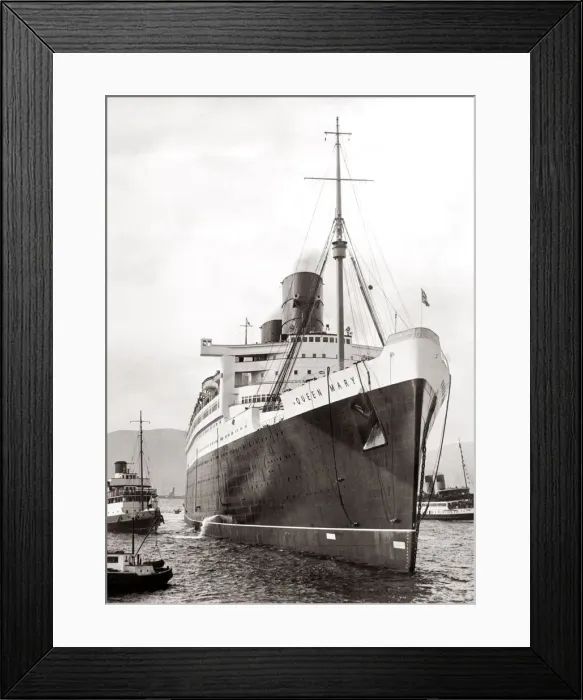 Framed Print : Ocean liner Queen Mary, c. 1936 Framed Print : Ocean liner Queen Mary, c. 1936
