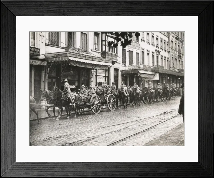Framed Print : WWI: German artillery, occupation of Brussels Framed Print : WWI: German artillery, occupation of Brussels