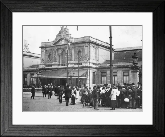 Framed Print : WWI: Belgian refugees, Louvain, Belgium Framed Print : WWI: Belgian refugees, Louvain, Belgium