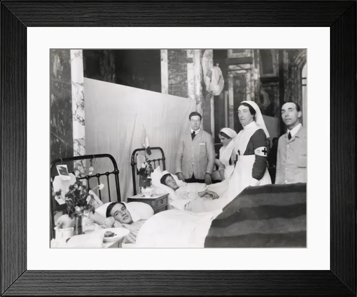 Framed Print : WWI: Women doctors Red Cross hospital, Paris Framed Print : WWI: Women doctors Red Cross hospital, Paris