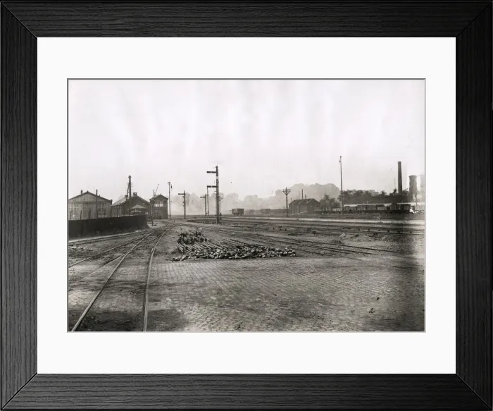 Framed Print : WWI: Gare de Ouest Paris - rolling stock removed, avoiding invasion Framed Print : WWI: Gare de Ouest Paris - rolling stock removed, avoiding invasion