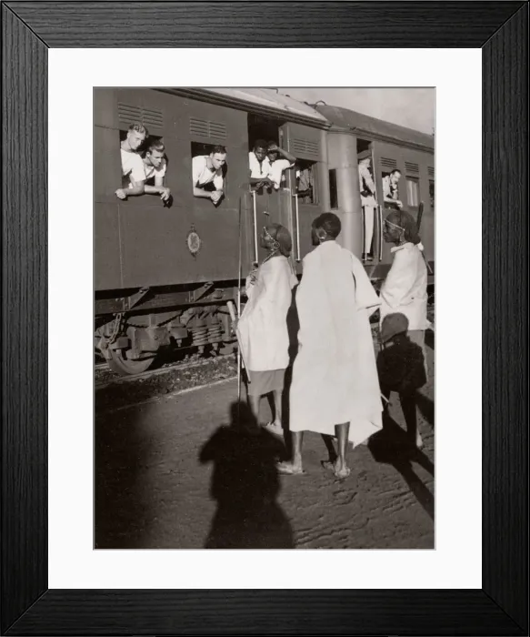 Framed Print : 1940s East Africa - train station in Kenya Framed Print : 1940s East Africa - train station in Kenya