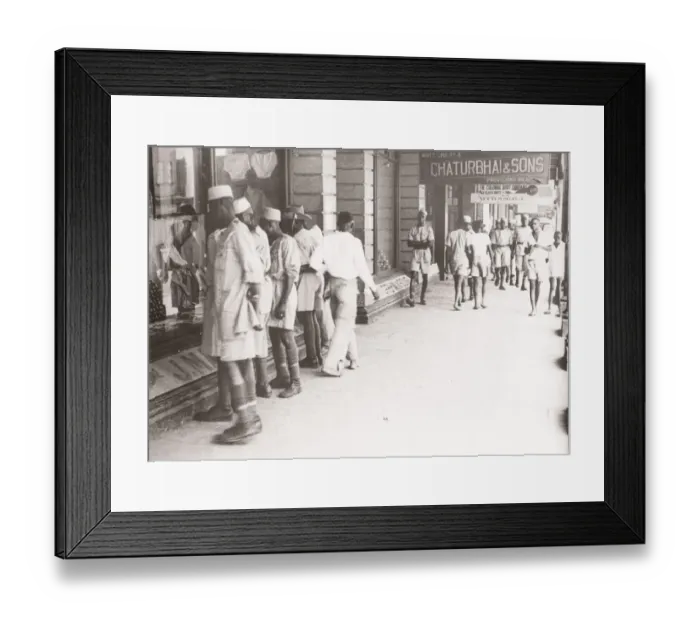 Framed Print : 1940s East Africa - Kenya - street scene in Nairobi Framed Print : 1940s East Africa - Kenya - street scene in Nairobi