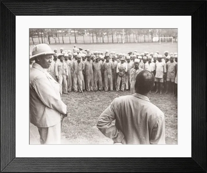 Framed Print : 1940s East Africa - Uganda - addressing Askari recruits Framed Print : 1940s East Africa - Uganda - addressing Askari recruits
