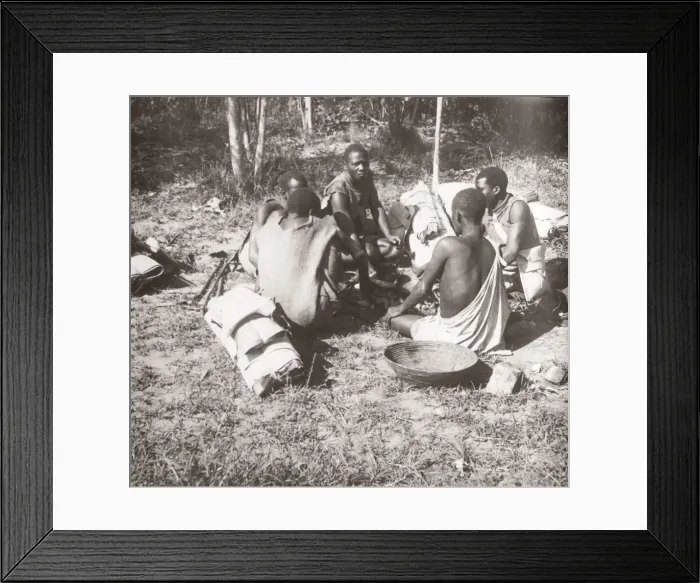 Framed Print : 1940s East Africa - Uganda - migrant workers from Congo Framed Print : 1940s East Africa - Uganda - migrant workers from Congo