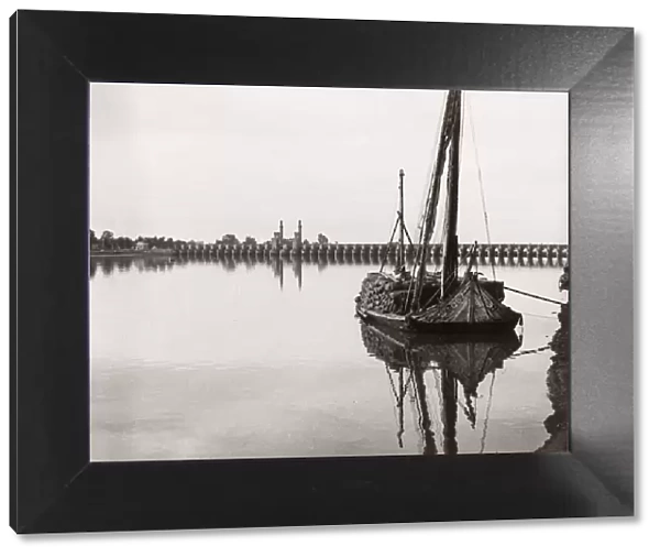 1943 Egypt - boat at the Nile river barrage