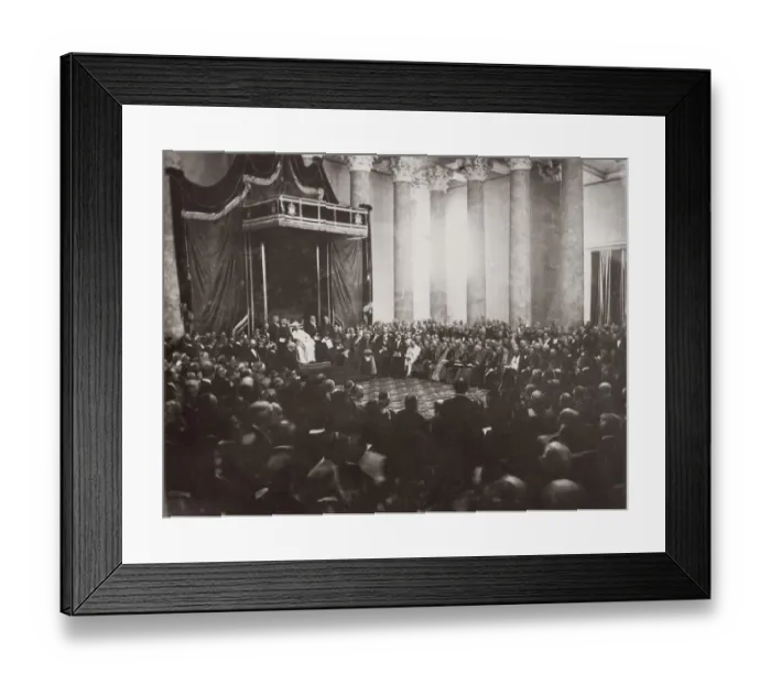 Framed Print : Papal religious asesmbly in the Vatican, Pope, Italy Framed Print : Papal religious asesmbly in the Vatican, Pope, Italy
