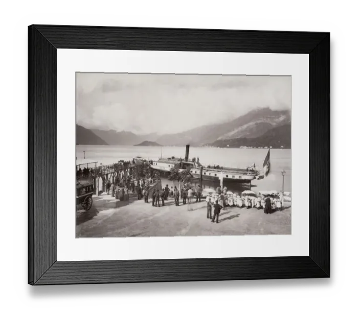 Framed Print : Pleasure boat on Lake Como at Bellagio, Italy Framed Print : Pleasure boat on Lake Como at Bellagio, Italy
